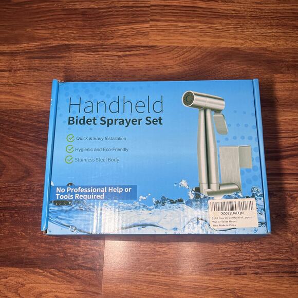 NEW Handheld Bidget Cloth Diaper Sprayer - Picture 1 of 4